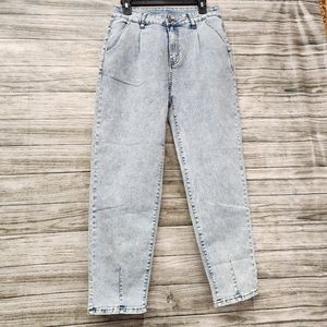 New Womens  looking high-waisted jeans. Size 8 Cropped length